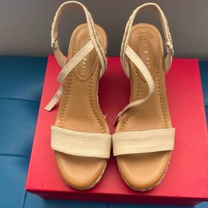 Women size 7 sandal
